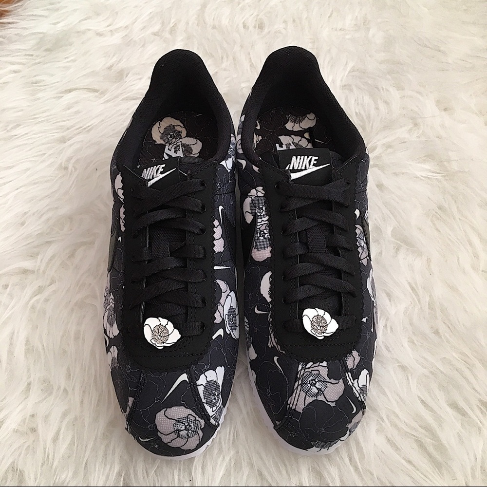 NEW Nike Classic Cortez LX Women’s Sneakers - Picture 3 of 7